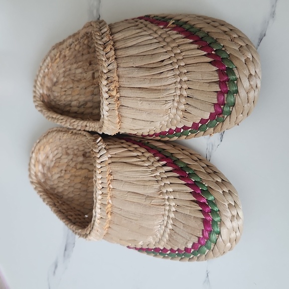 Spa Straw Shoes - Picture 4 of 7